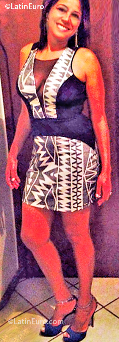 Date this fun Brazil girl Raquel from Belo Horizonte BR7825