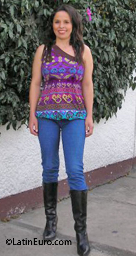 Date this fun Colombia girl Andrea from Bogota CO13099