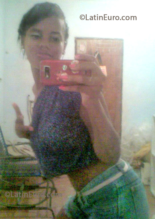 Date this exotic Brazil girl Stephanie from Salvador BR7860