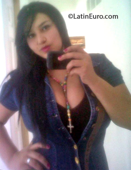 Date this attractive Colombia girl KATERIN from Medellin CO13248