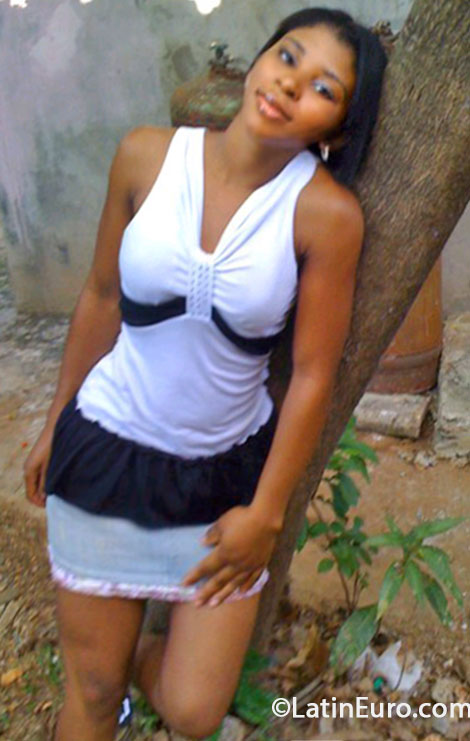 Date this cute Haiti girl Nelta from Cape Haitian HT42