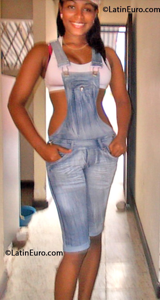 Date this gorgeous Colombia girl Melba from Cali CO17353