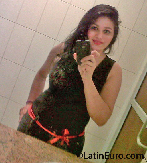 Date this delightful Honduras girl Yerina from Puerto Cortes HN858