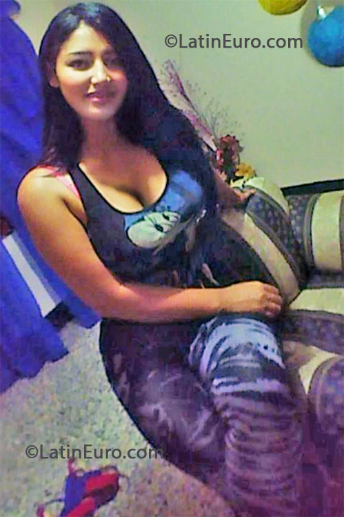 Date this sensual Colombia girl Luisa from Medellin CO13364