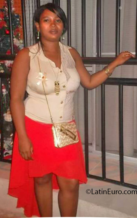 Date this nice looking Colombia girl Luzma from Cali CO13879