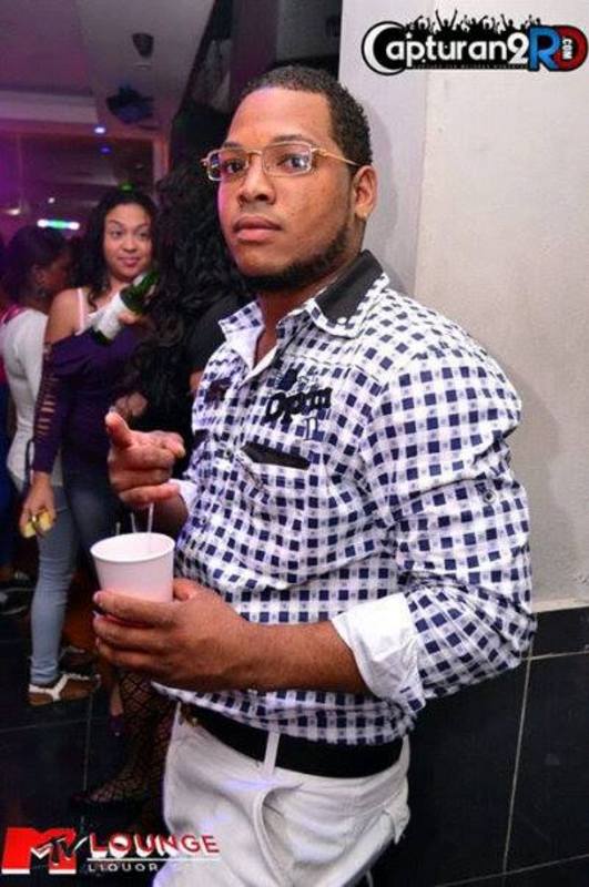 Date this tall Dominican Republic man Johnny de jesus from Espana DO17209