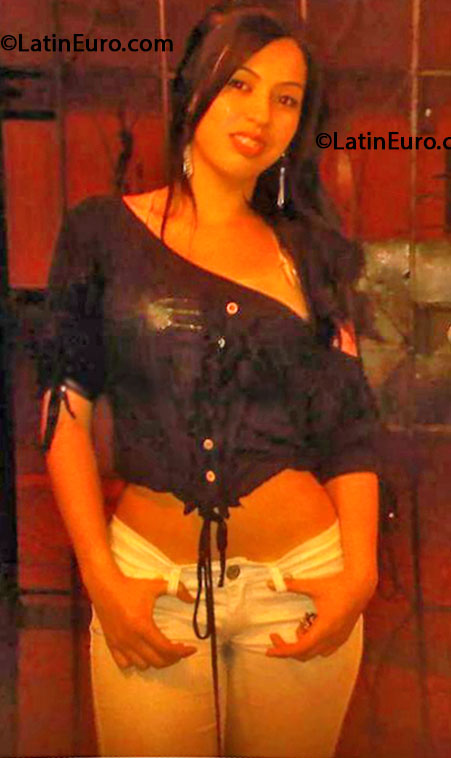 Date this foxy Colombia girl Johana from Medellin CO14302
