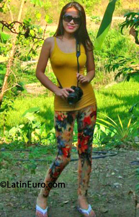 Date this good-looking Philippines girl Mary Anne from Manila PH583