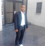 nice looking Colombia man Roy from Canada CA595