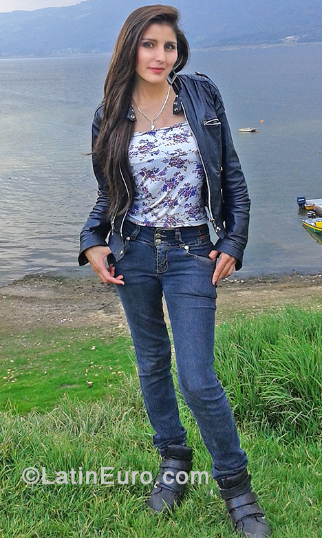 Date this sultry Colombia girl Diana from Bogota CO14162