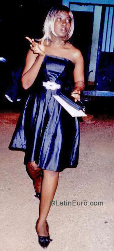 Date this beautiful Cameroon girl Essama from Yaounde CM173