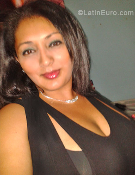 Date this gorgeous Honduras girl Ana Lucia from Cortes HN894