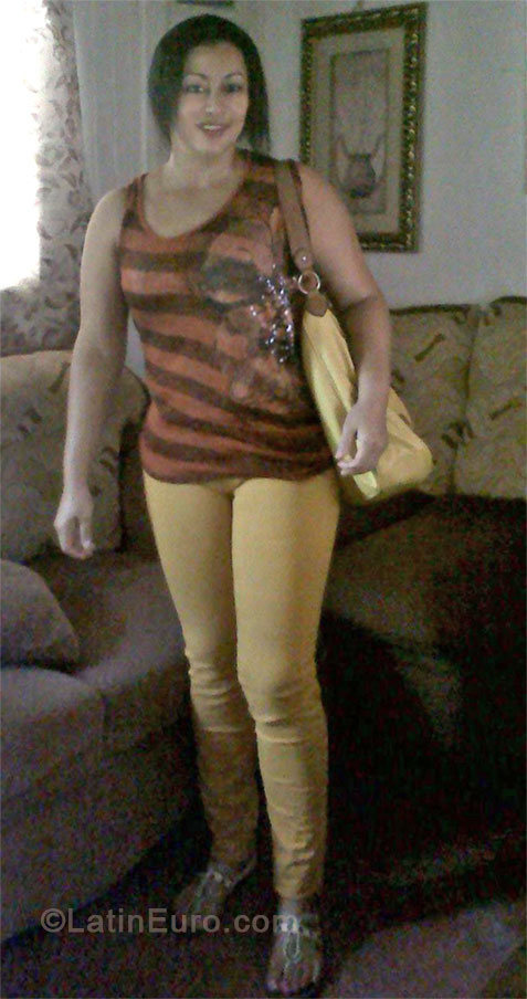 Date this nice looking Honduras girl Carolina from Puerto Cortes HN905