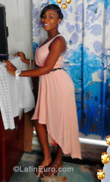 Date this athletic Jamaica girl Shani from clarendon JM1378