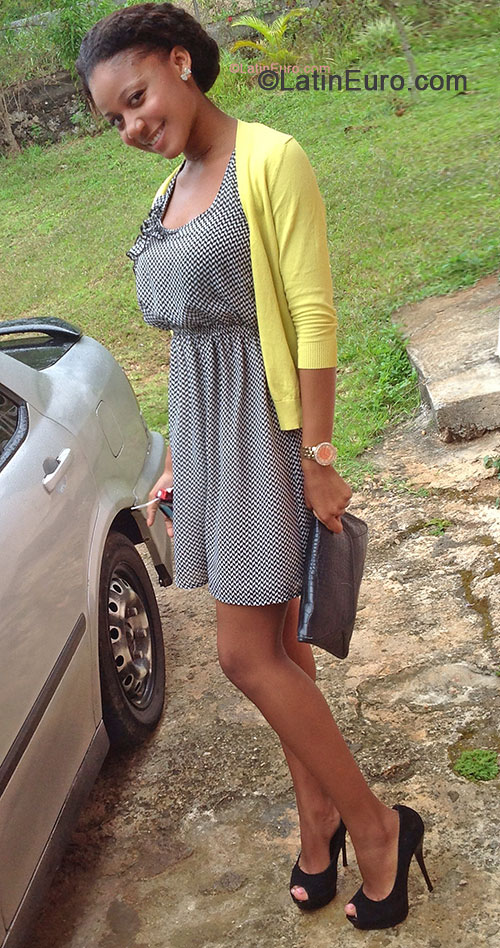 Date this foxy Jamaica girl Trisan from Kingston JM1387