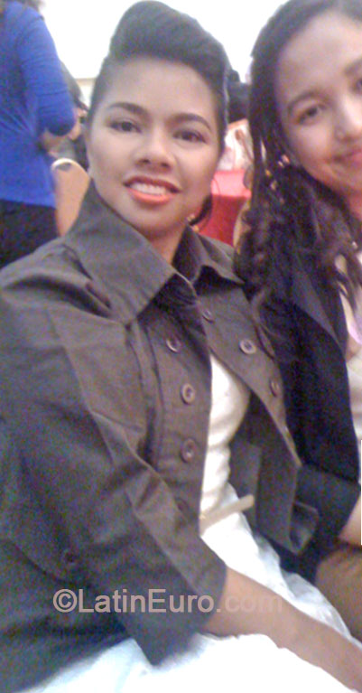 Date this stunning Philippines girl Rizzi from Davao City PH593