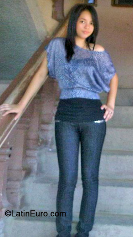 Date this gorgeous Honduras girl Nohami from San Pedro Sula HN903