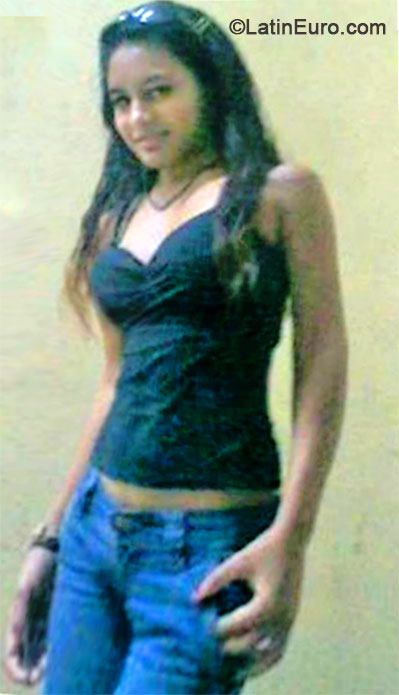 Date this young Venezuela girl Andritha from Caracas VE114