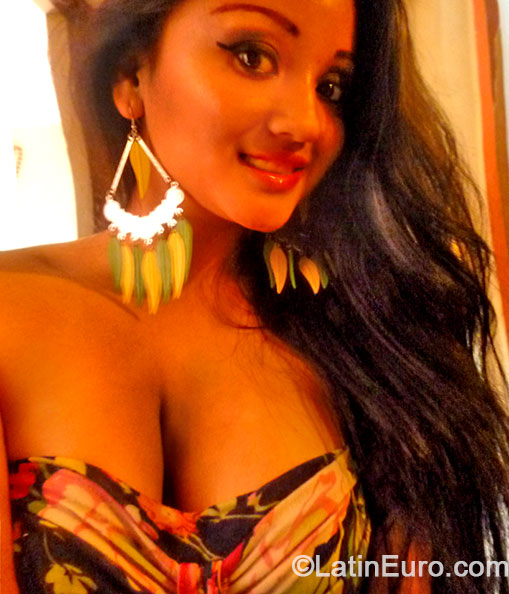 Date this georgeous Peru girl Luisa from Lima PE862