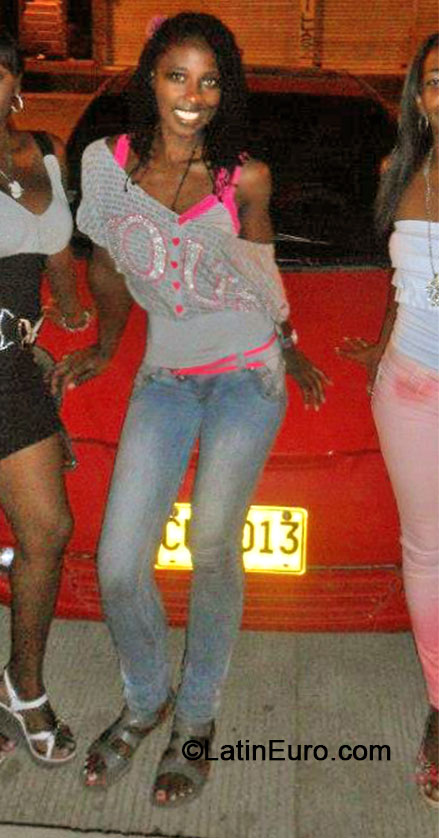 Date this tall Colombia girl Xiomara from Cali CO14567