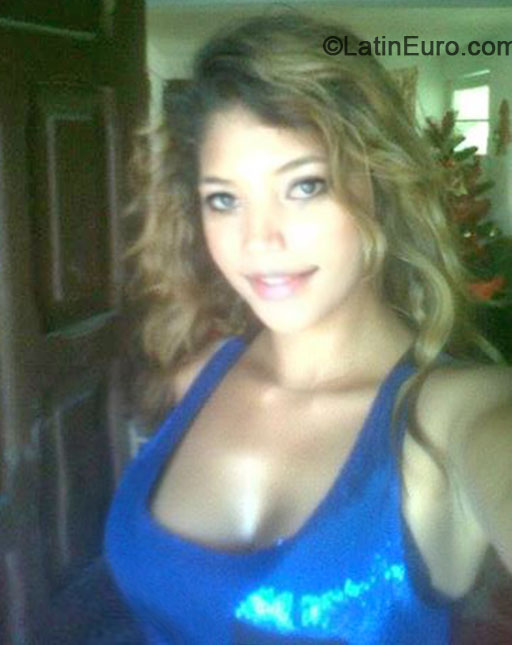 Date this charming Venezuela girl Laura from Valencia VE149