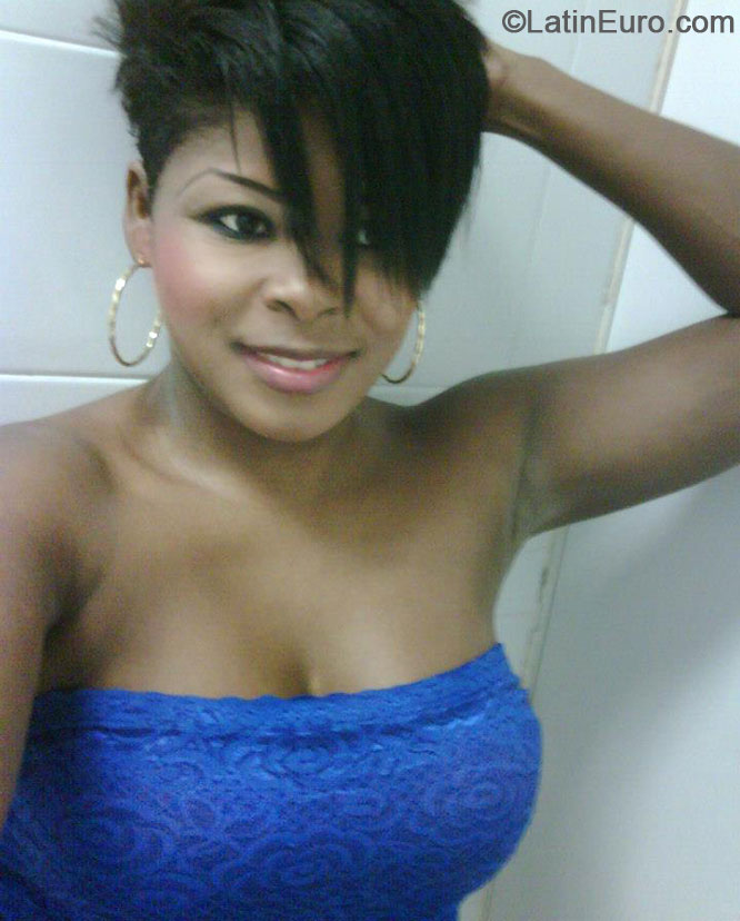 Date this charming Colombia girl Melissa from Barranquilla CO14596