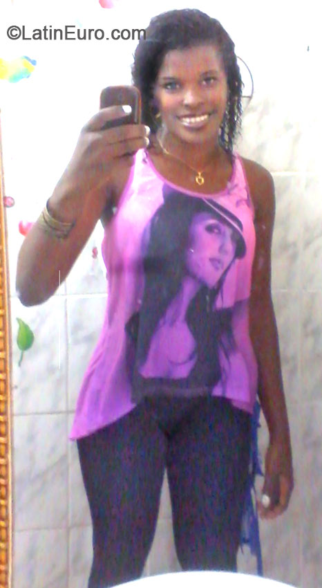 Date this stunning Brazil girl Sulane from Rio De Janeiro BR8373