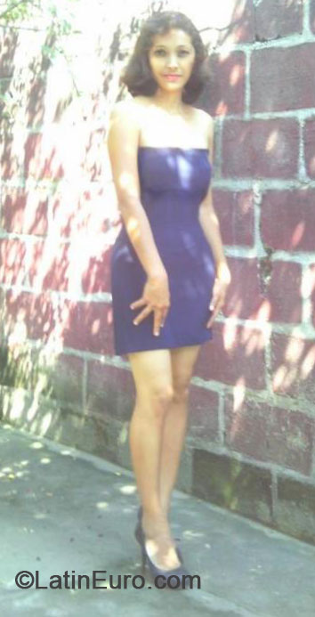 Date this attractive Honduras girl Larissa from San Pedro Sula HN912