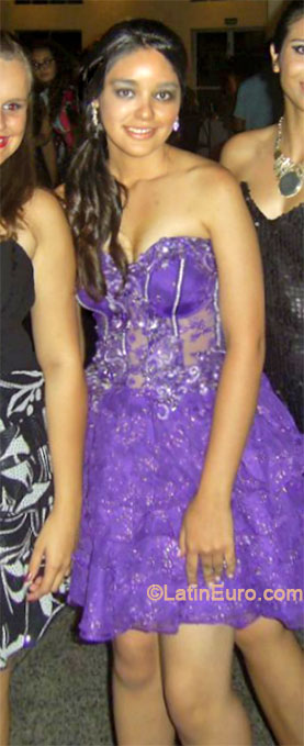 Date this charming Brazil girl Sheyla from Lavras BR8389