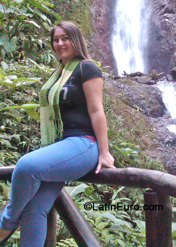 Date this sensual Venezuela girl Brillie from Barinas VE126