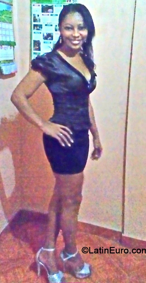 Date this gorgeous Colombia girl Moyita from Cali CO14657