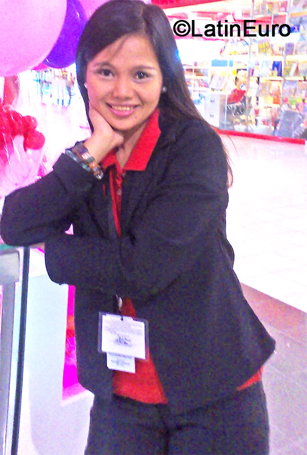 Date this tall Philippines girl Mylyn from Manila PH602