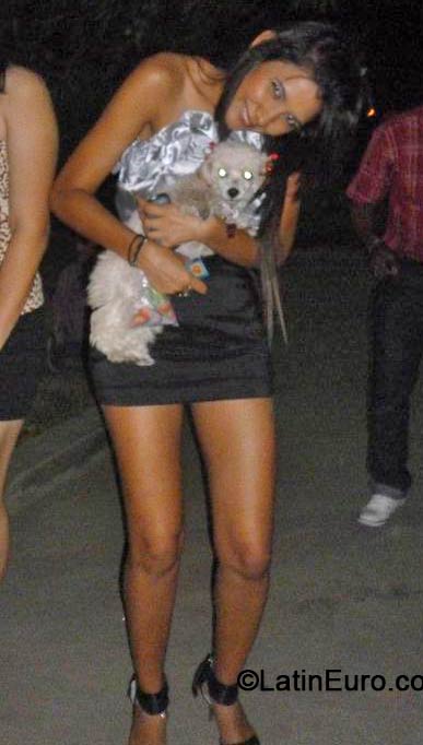 Date this happy Colombia girl Marian from Medellin CO14762