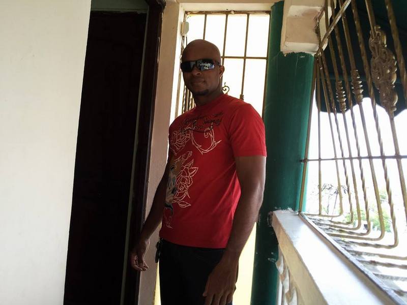 Date this nice looking Dominican Republic man Henry Ramirez from Santo Domingo DO18308