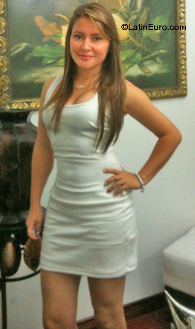 Date this lovely Colombia girl Jackeline from Pereira CO15024