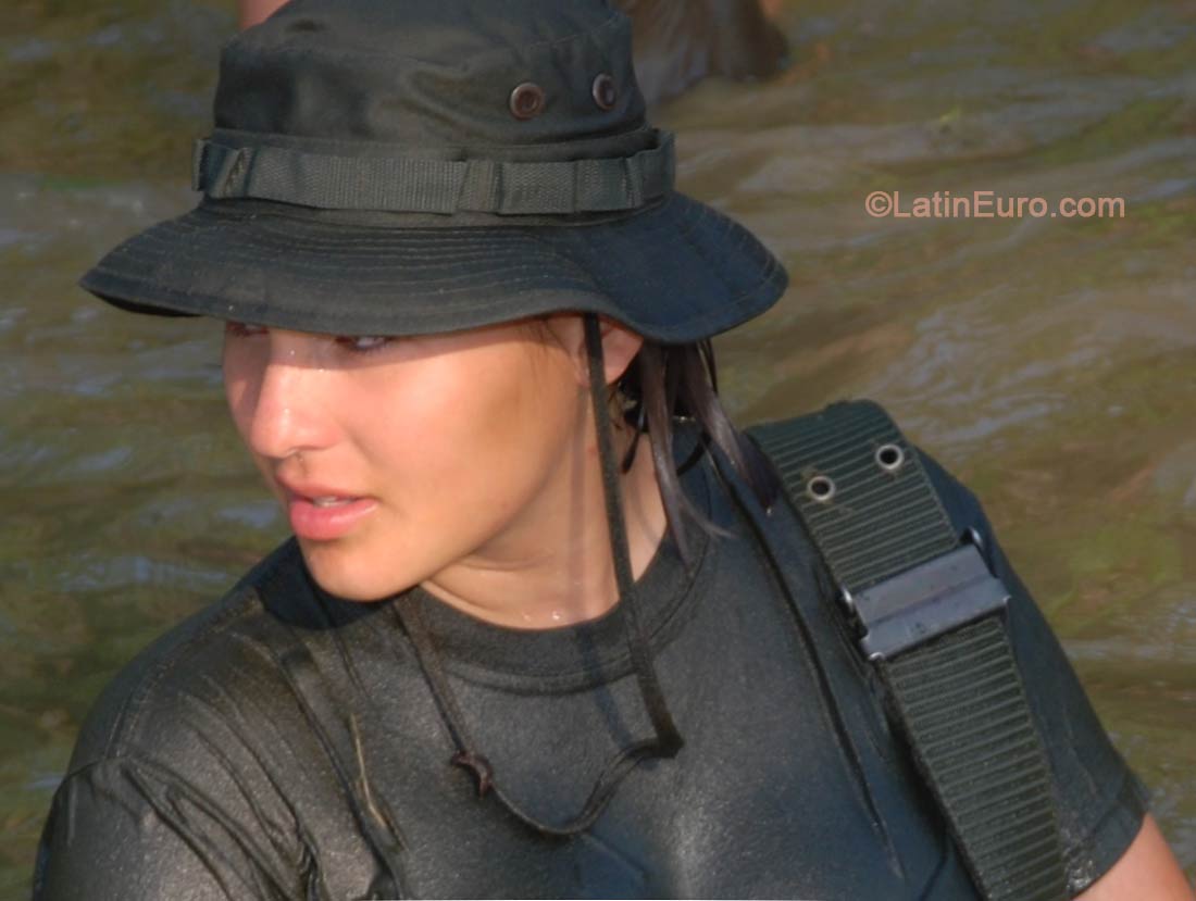 Date this gorgeous Venezuela girl Yulimar from San Cristobal VE139