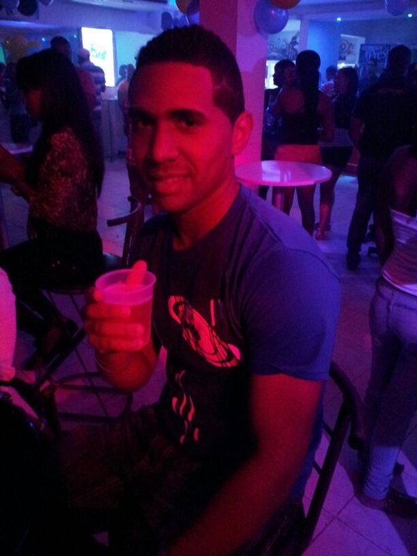 Date this good-looking Dominican Republic man Hansel from Santo Domingo DO18383