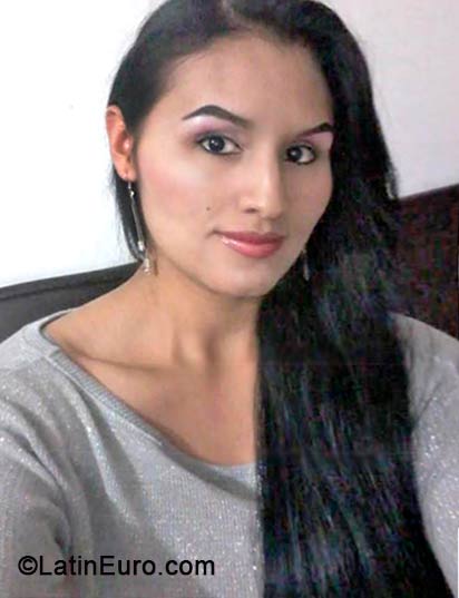 Date this fun Colombia girl Alejandra from Bogota CO14834