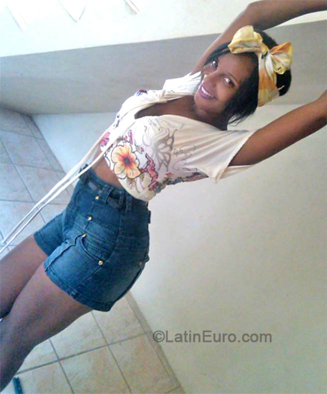 Date this voluptuous Jamaica girl Colleen from Clarendon JM1552