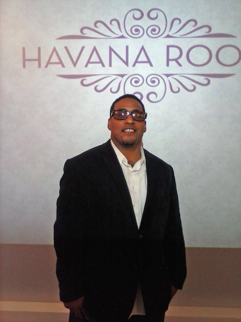 Date this exotic United States man Cortez Derrick from Miami US14867