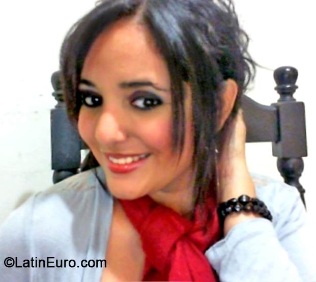 Date this pretty Honduras girl Yadira from San Pedro Sula HN929