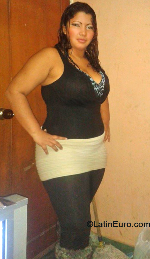 Date this beautiful Colombia girl Laura from Cartagena CO14956