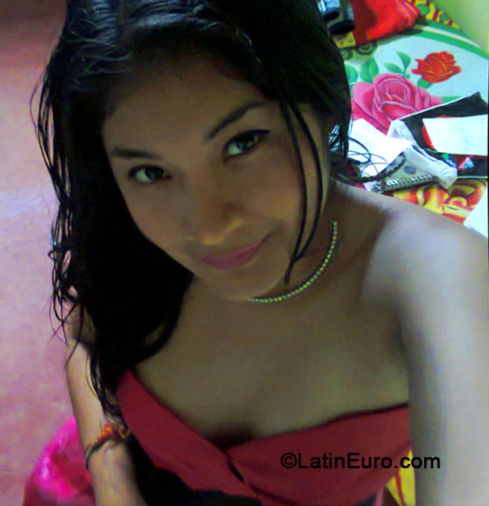 Date this hot Peru girl Dianita from Tarapoto PE933