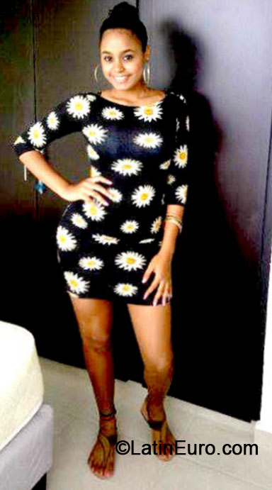 Date this athletic Panama girl Rosemary from Panama City PA405