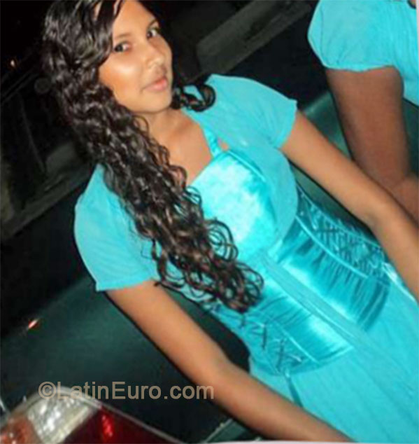 Date this delightful Colombia girl Geraldine from Cali CO15063