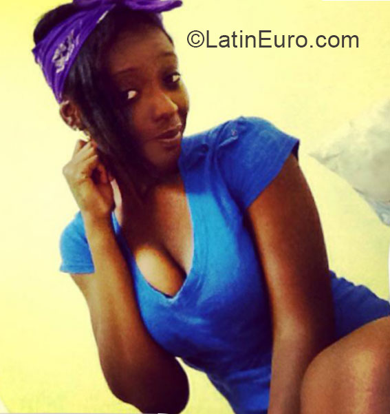 Date this sensual Jamaica girl Lesa from Kingston JM1627