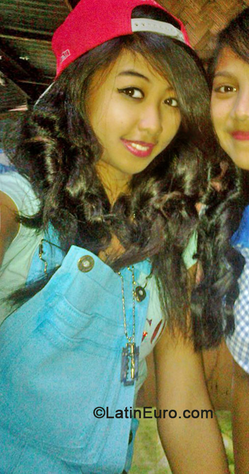 Date this passionate Philippines girl Alexis from Taguig City PH637