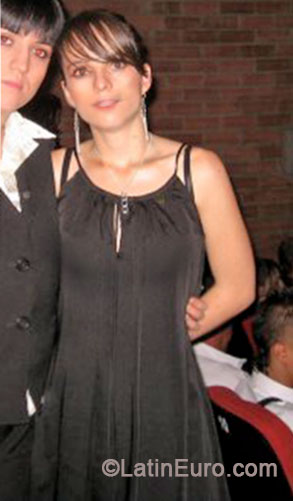 Date this voluptuous Colombia girl Alba from Medellin CO15135