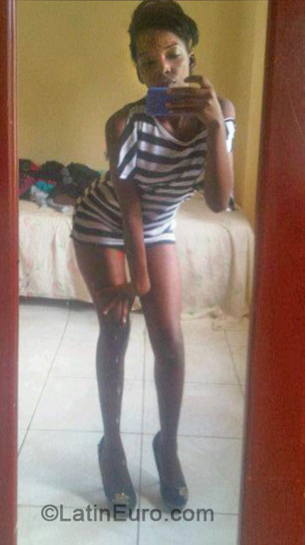 Date this good-looking Jamaica girl Lakaysha from Kingston JM1655