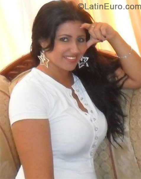 Date this good-looking Colombia girl Jennifer from Cali CO15195